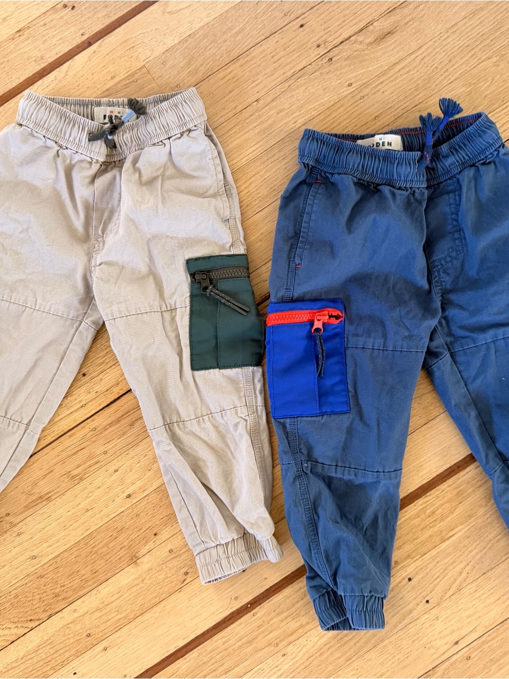 Boden Kids Beige and Navy Cargo Joggers with Color-Block Pockets